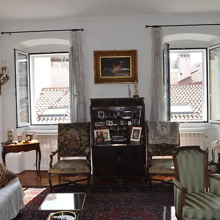 Unica Nel Cuore Storico Di Trieste