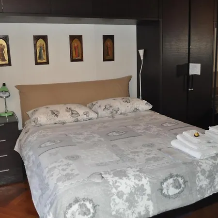 Unica Nel Cuore Storico Di Bed and Breakfast Τεργέστη