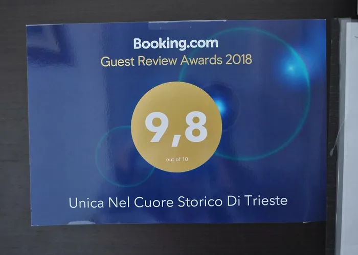 Unica Nel Cuore Storico Di Τεργέστη